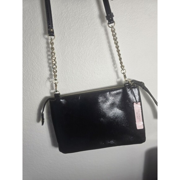Victoria’s Secret Runway Patch Glam Crossbody Black Patent Bag NWT Chain Strap - Picture 5 of 12